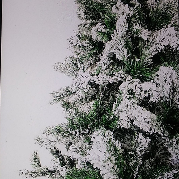 New Christmas Tree Flocked Snow - Picture 4 of 10